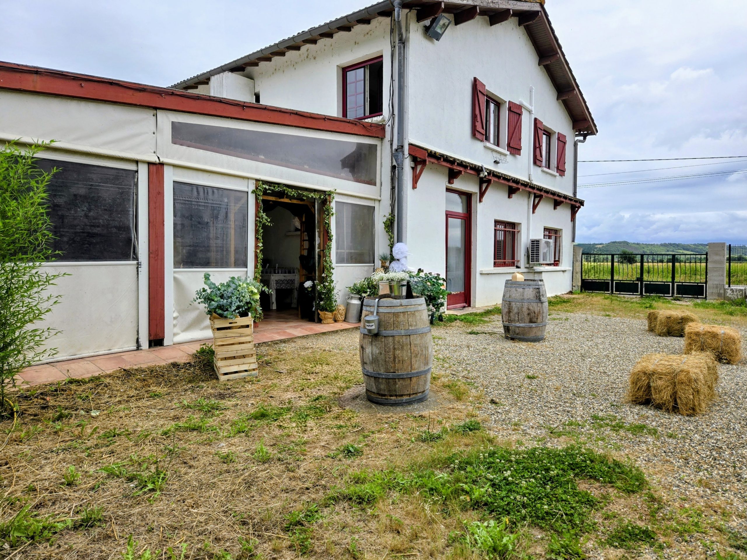 Façade de l'Auberge du Trinquet à Corbarieu